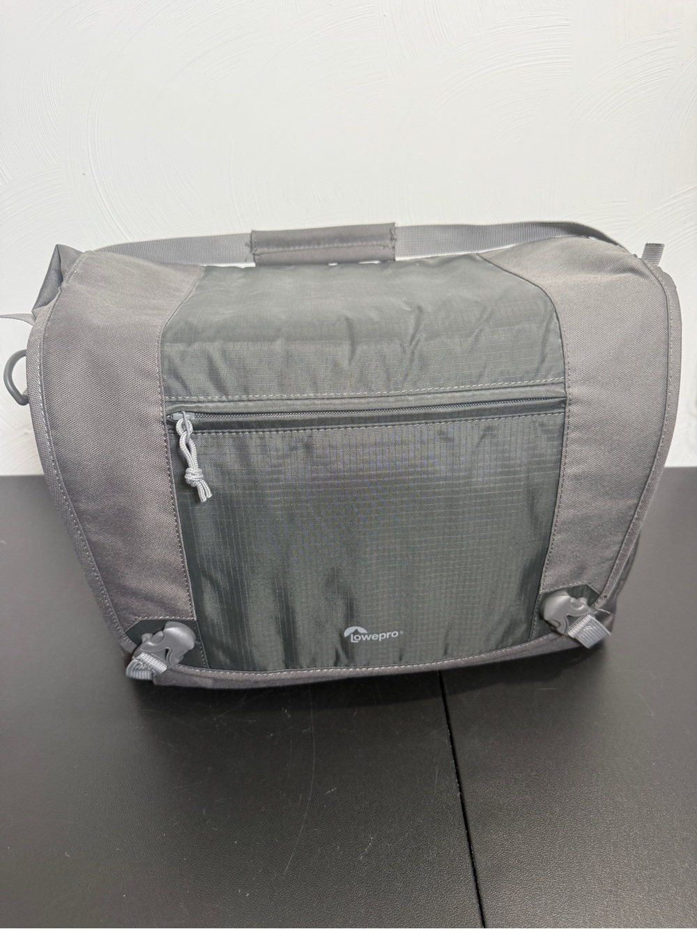 LowePro Nova Sport 35L AW Gray Camera Bag